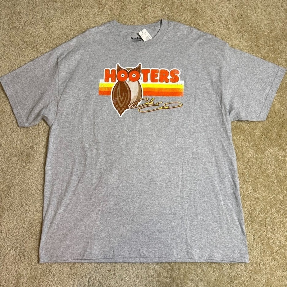 Chase Elliott Hooters NASCAR Shirt Mens 2XL Gray Hendrick Graphic Tee New Y2K